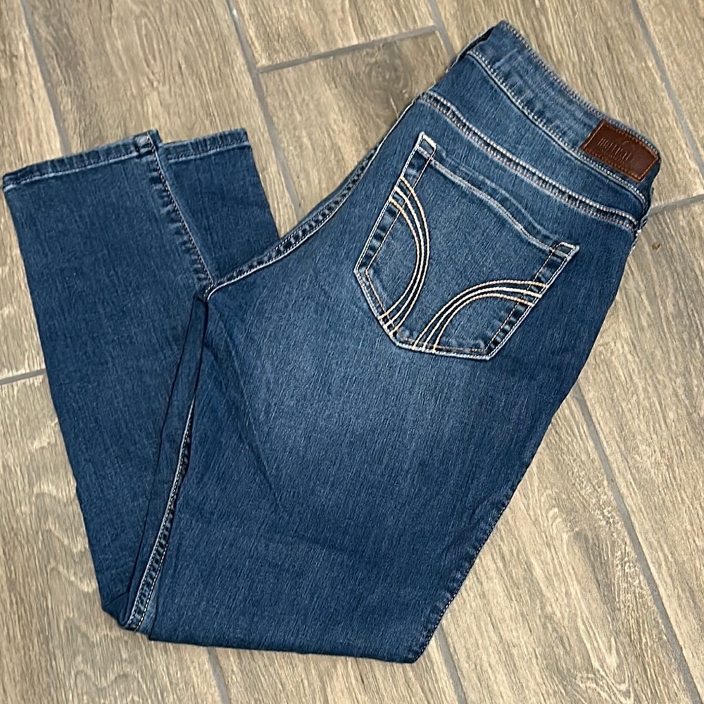 Hollister Women's Curvy Skinny Blue Jeans size 29S. Low Rise.
